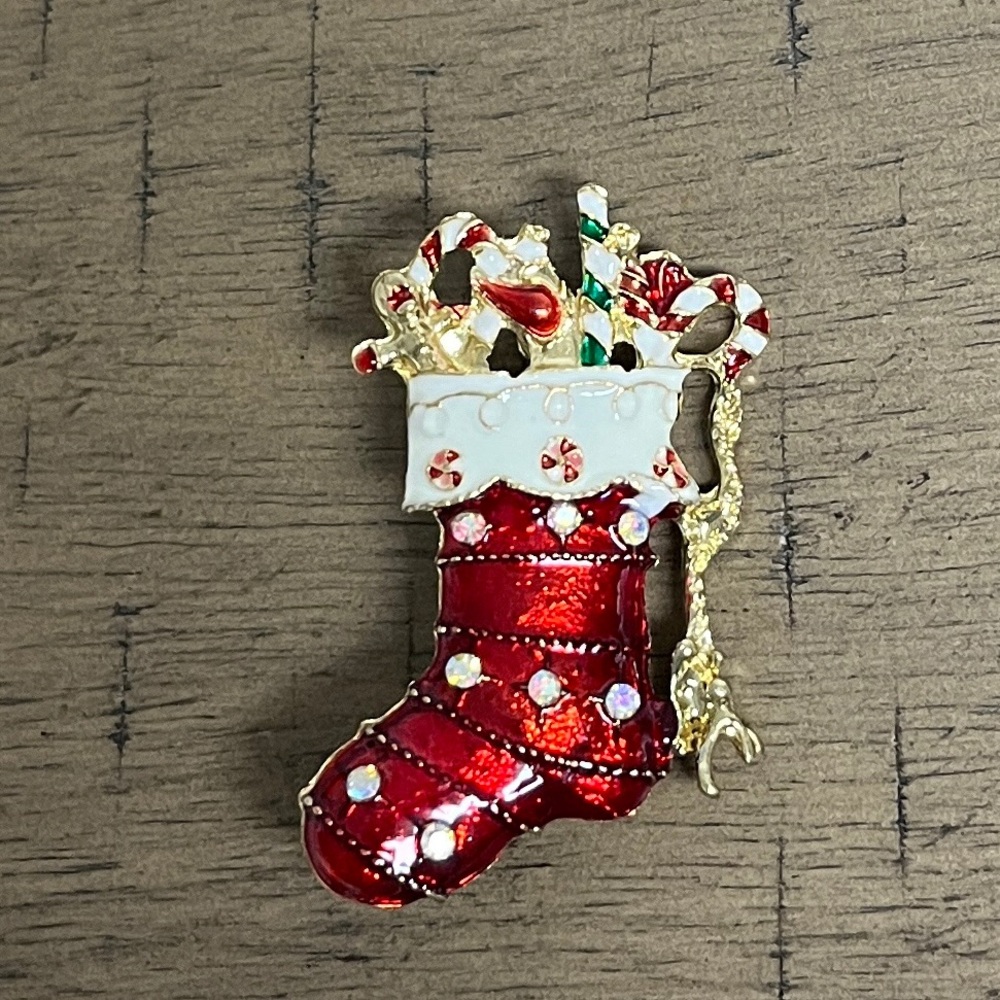Brooch, Christmas stocking, NIP, red, white enamel paint, rhinestones, 1.5”x1”